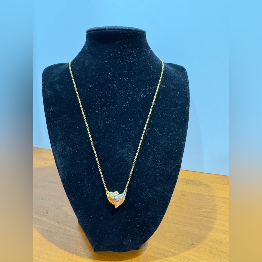 Vintage magnetic heart gold tone and silver Pendant Necklace - Picture 2 of 5